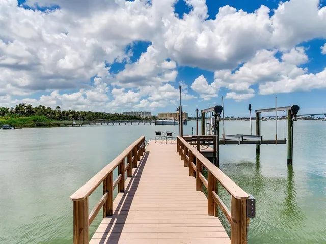 $2,174,000 | 8 Sunset Bay Drive, Belleair, FL 33756