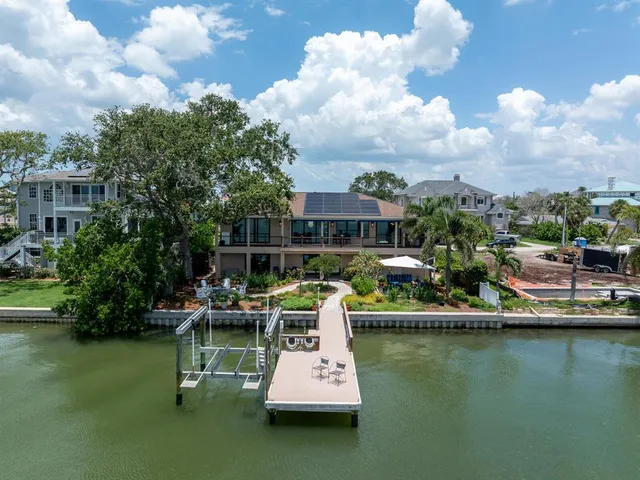 $2,174,000 | 8 Sunset Bay Drive, Belleair, FL 33756