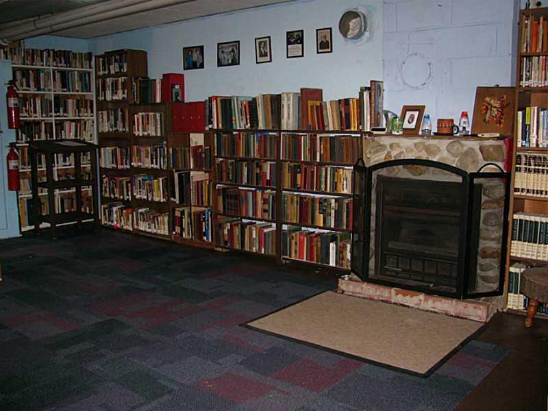 25 Camp Road Hartford, ME 04220 - Photo 20 of 34 Living Room.