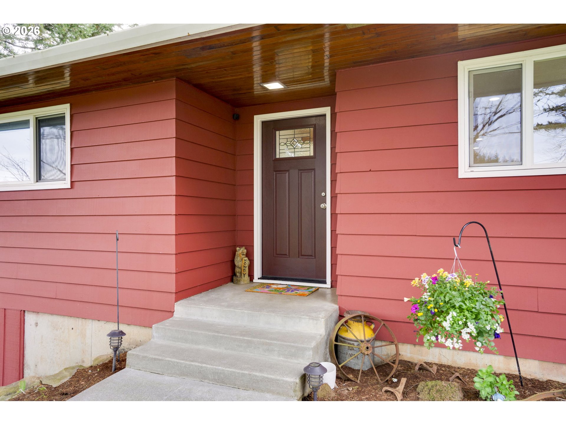 601 Northeast Littlepage Road Corbett, OR 97019 - Photo 5 of 47 Entrance/Foyer