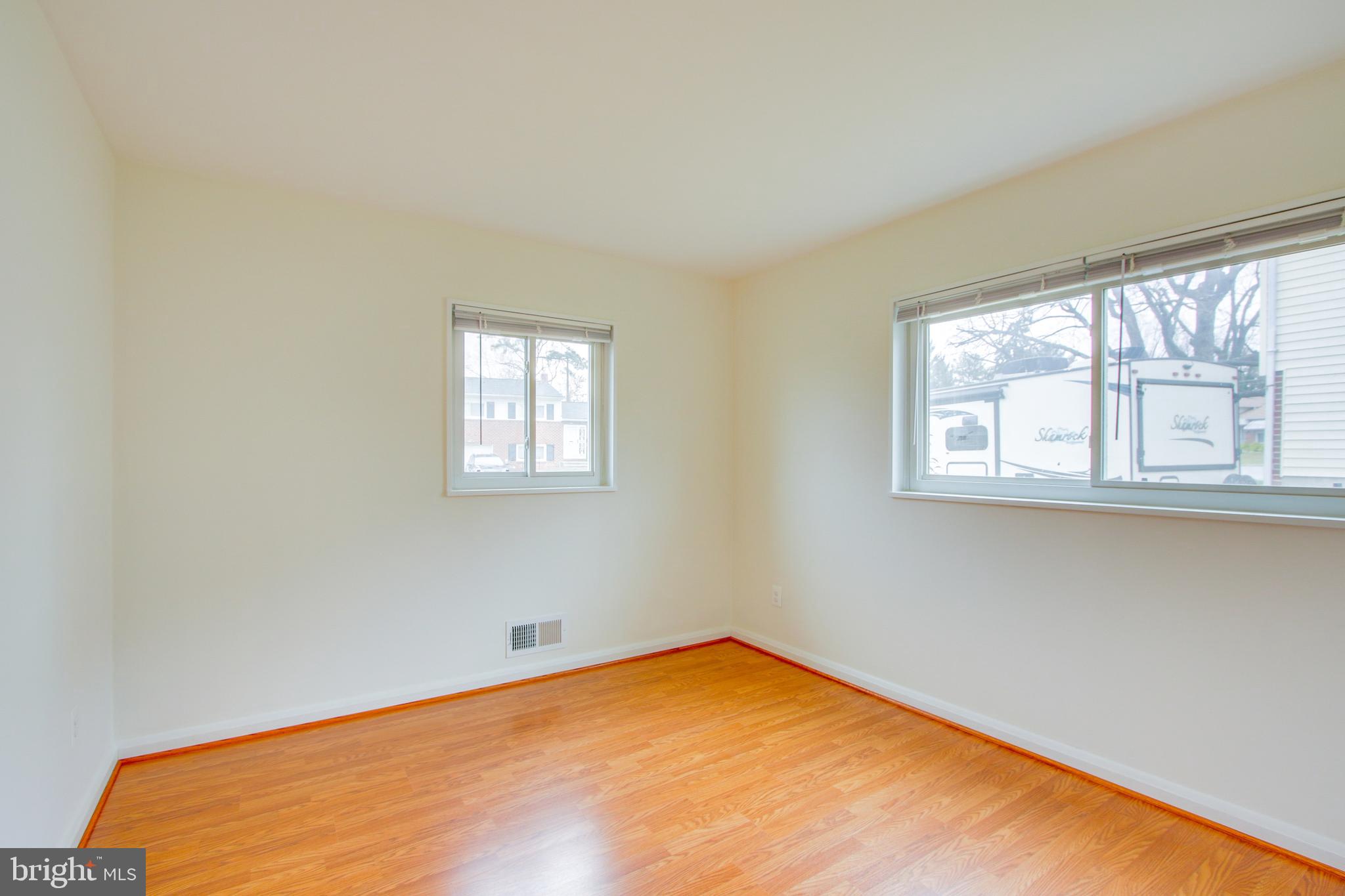 1025 Hartmont Road Baltimore, MD 21228 - Photo 11 of 27
