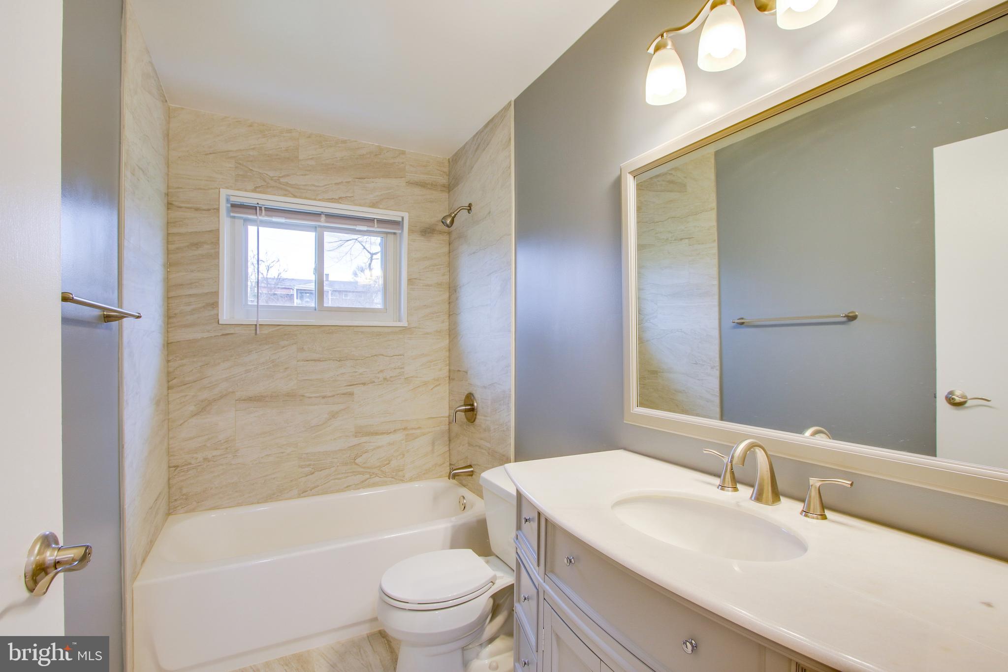 1025 Hartmont Road Baltimore, MD 21228 - Photo 12 of 27