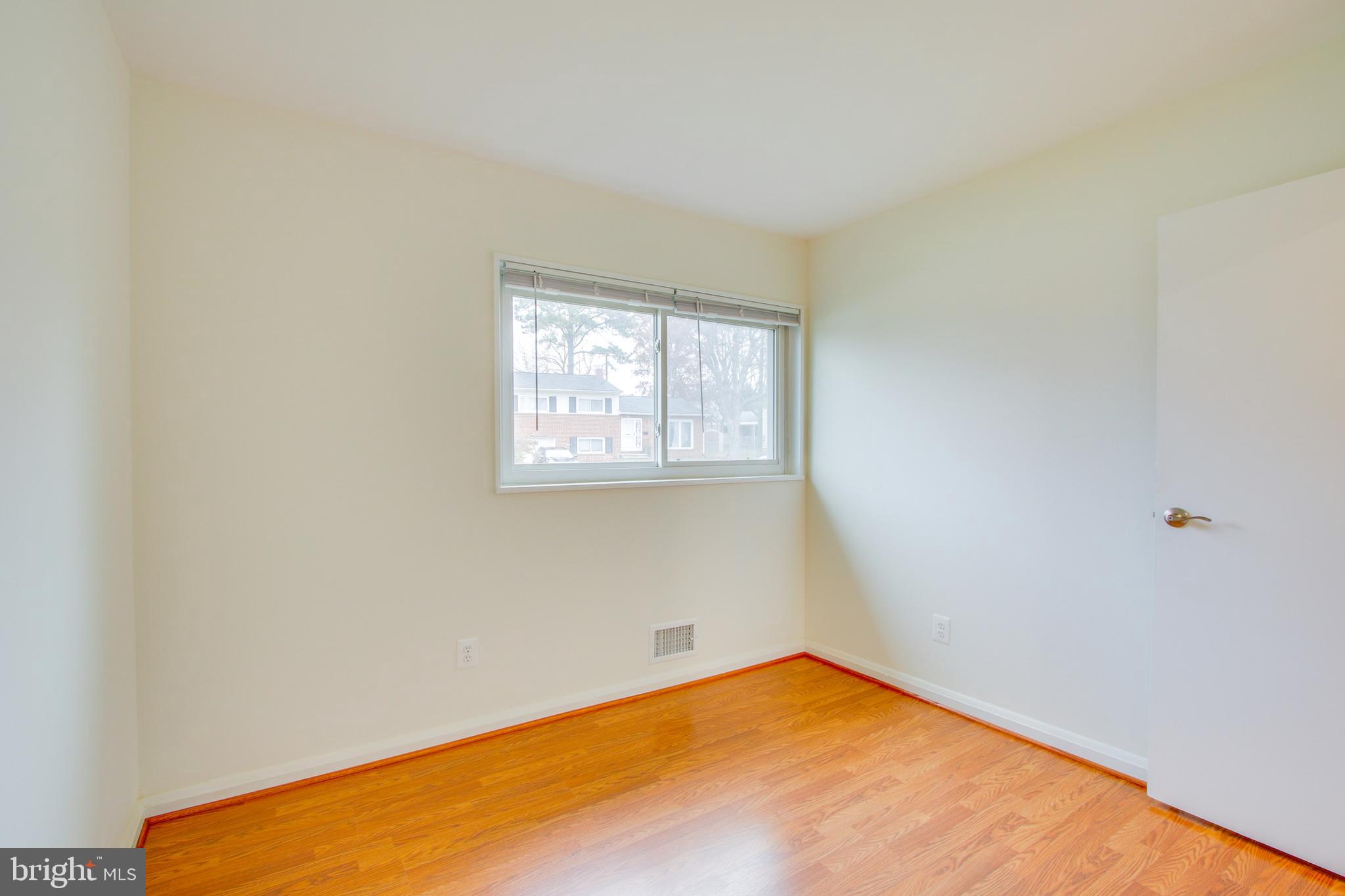 1025 Hartmont Road Baltimore, MD 21228 - Photo 14 of 27