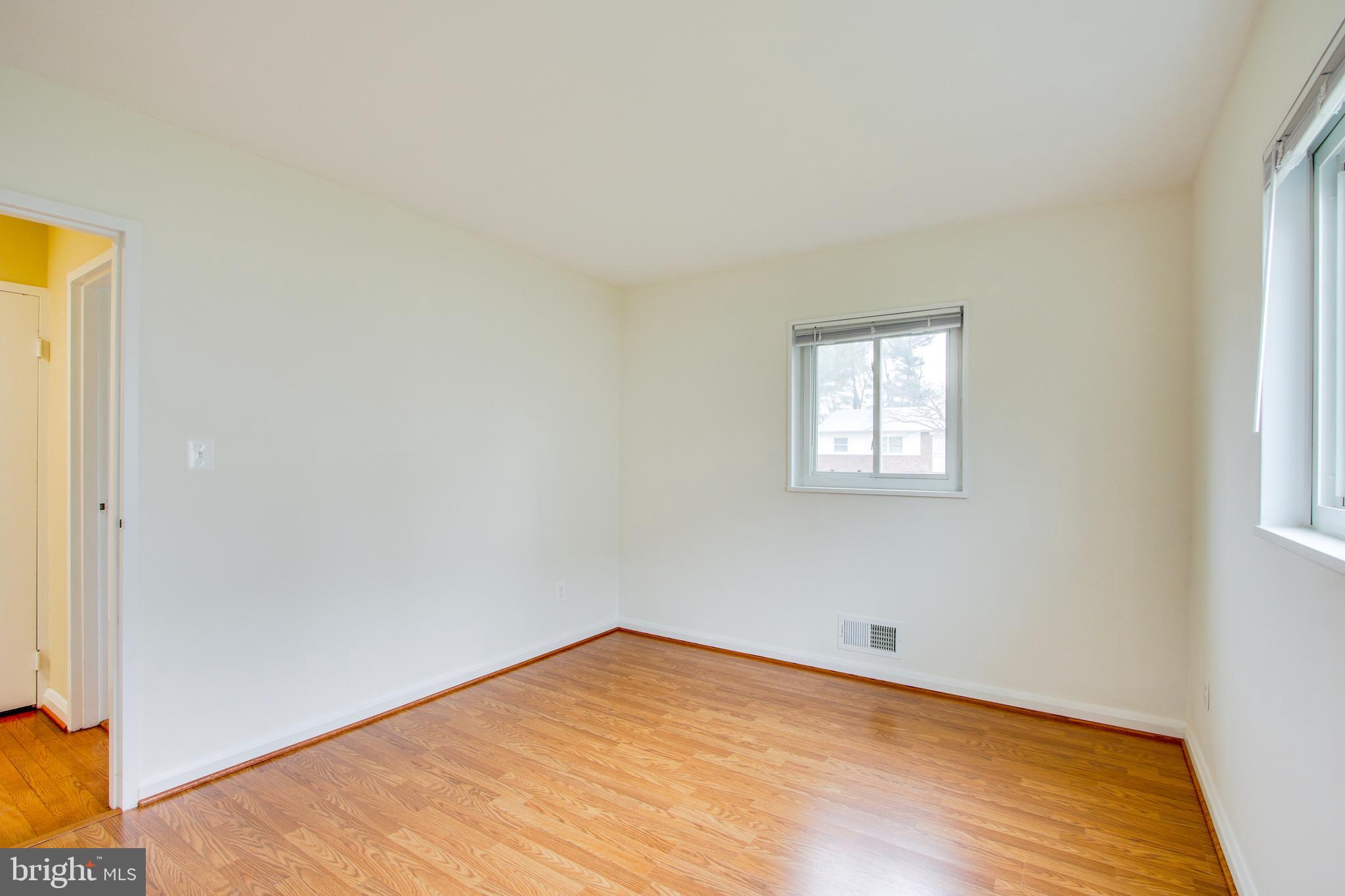 1025 Hartmont Road Baltimore, MD 21228 - Photo 15 of 27