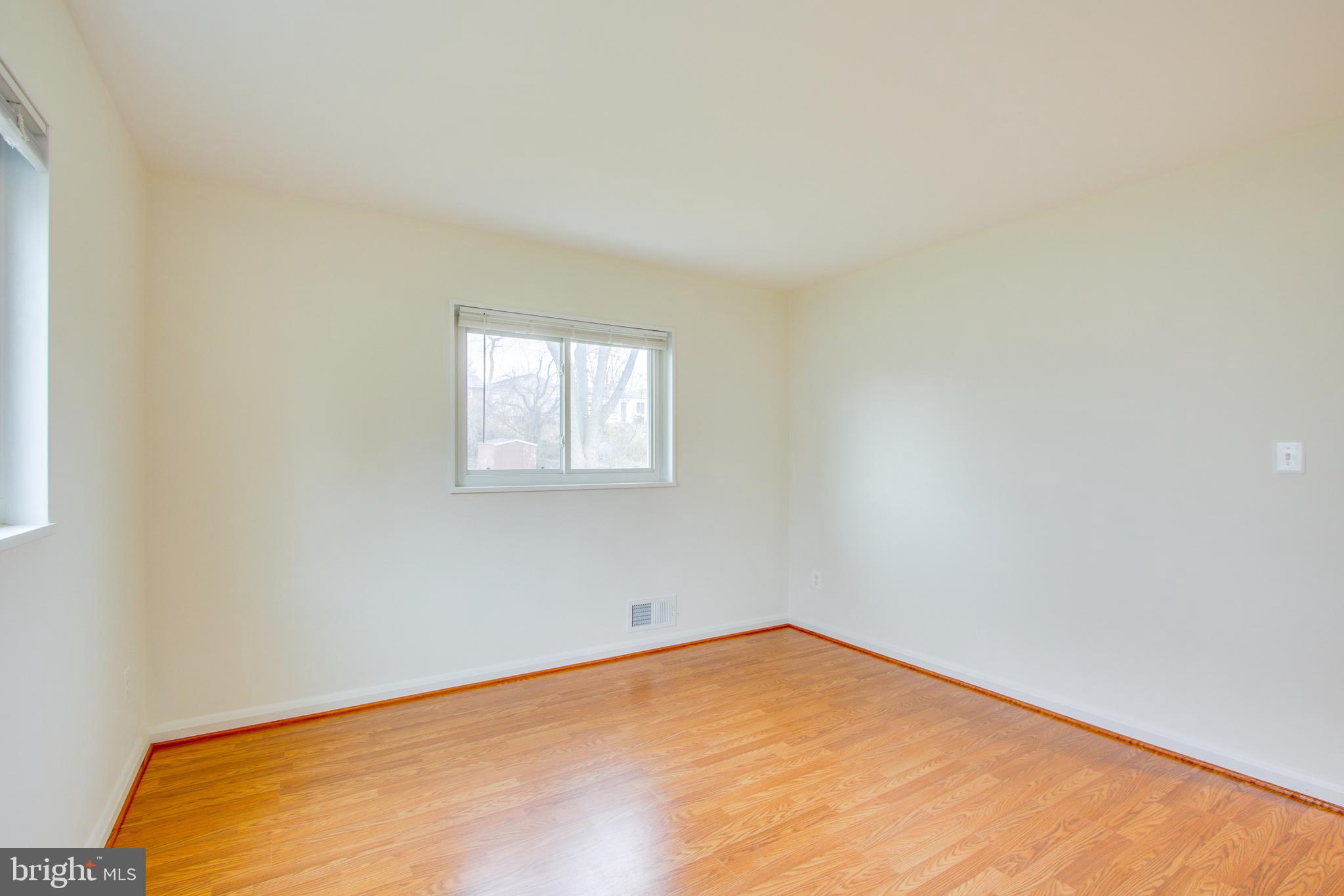 1025 Hartmont Road Baltimore, MD 21228 - Photo 16 of 27