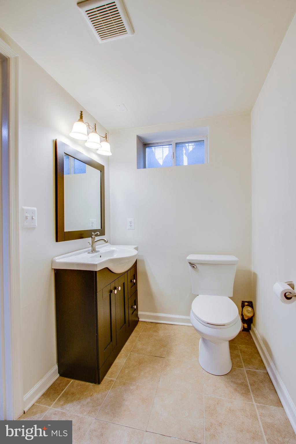 1025 Hartmont Road Baltimore, MD 21228 - Photo 18 of 27
