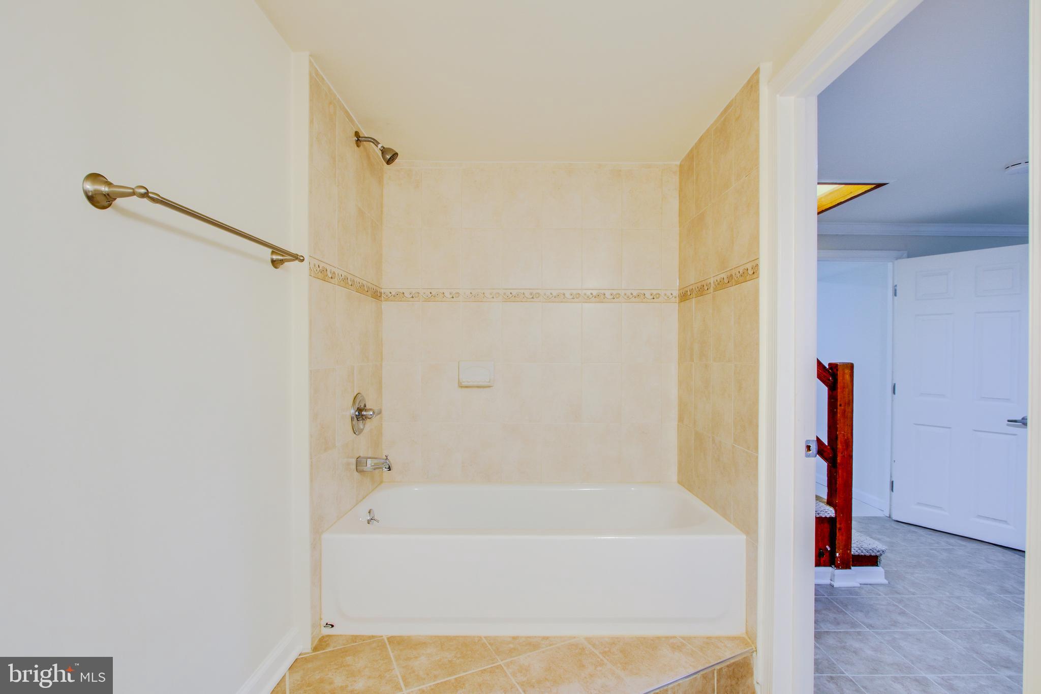 1025 Hartmont Road Baltimore, MD 21228 - Photo 19 of 27