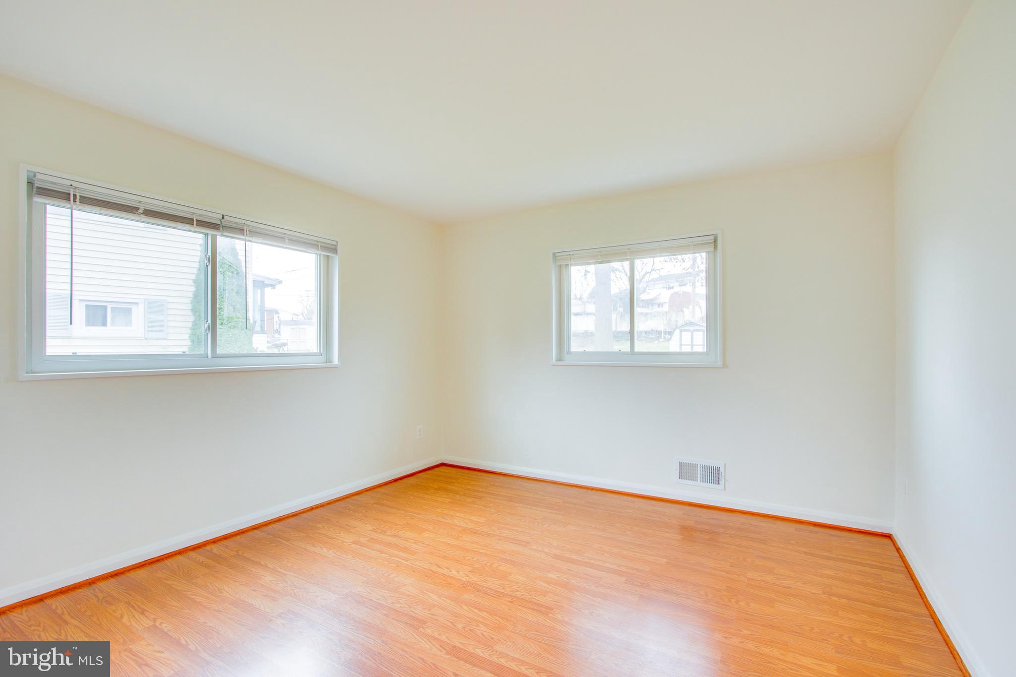1025 Hartmont Road Baltimore, MD 21228 - Photo 10 of 27