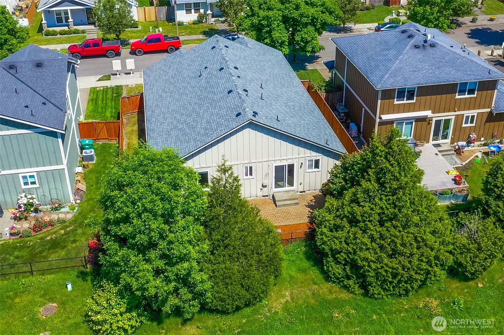 242 Riggs Drive East Enumclaw, WA 98022 - Photo 36 of 40 an aerial view of a house