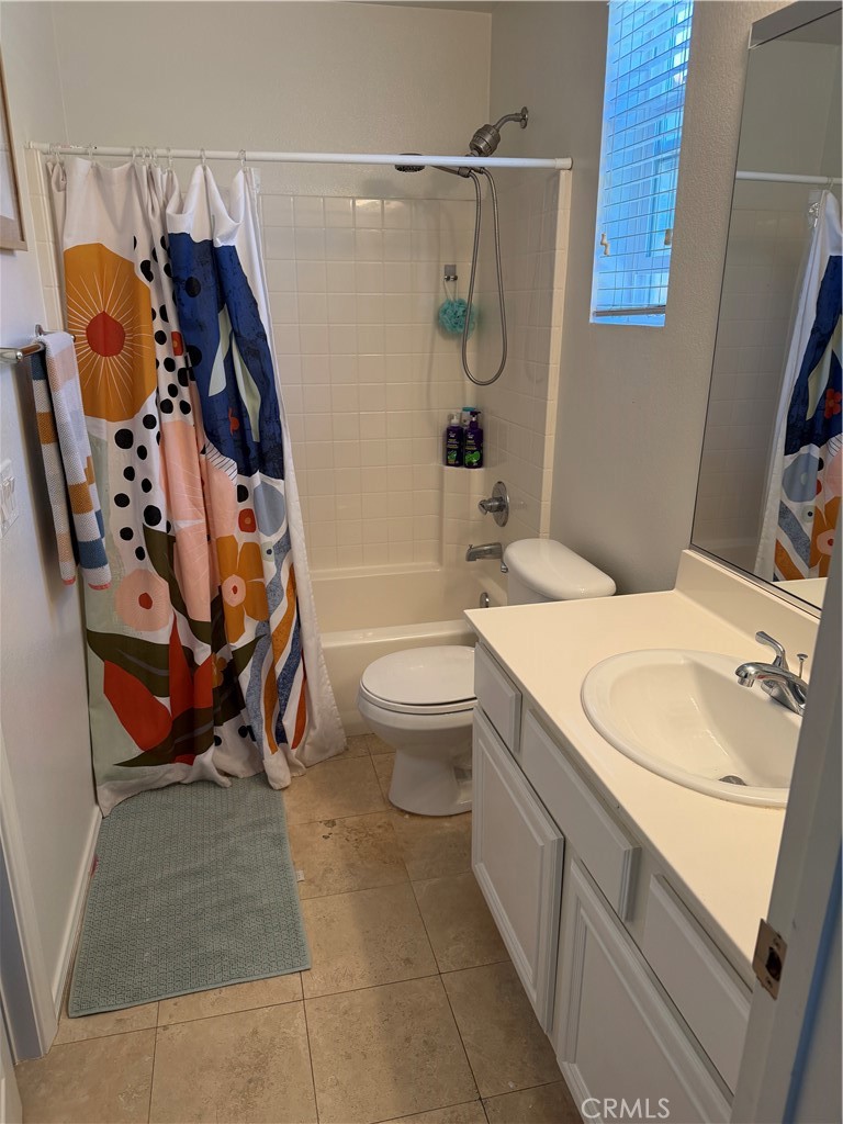 6 Snapdragon Street Ladera Ranch, CA 92694 - Photo 23 of 39 2nd Floor Bathroom Connected to Rooms 2 & 3