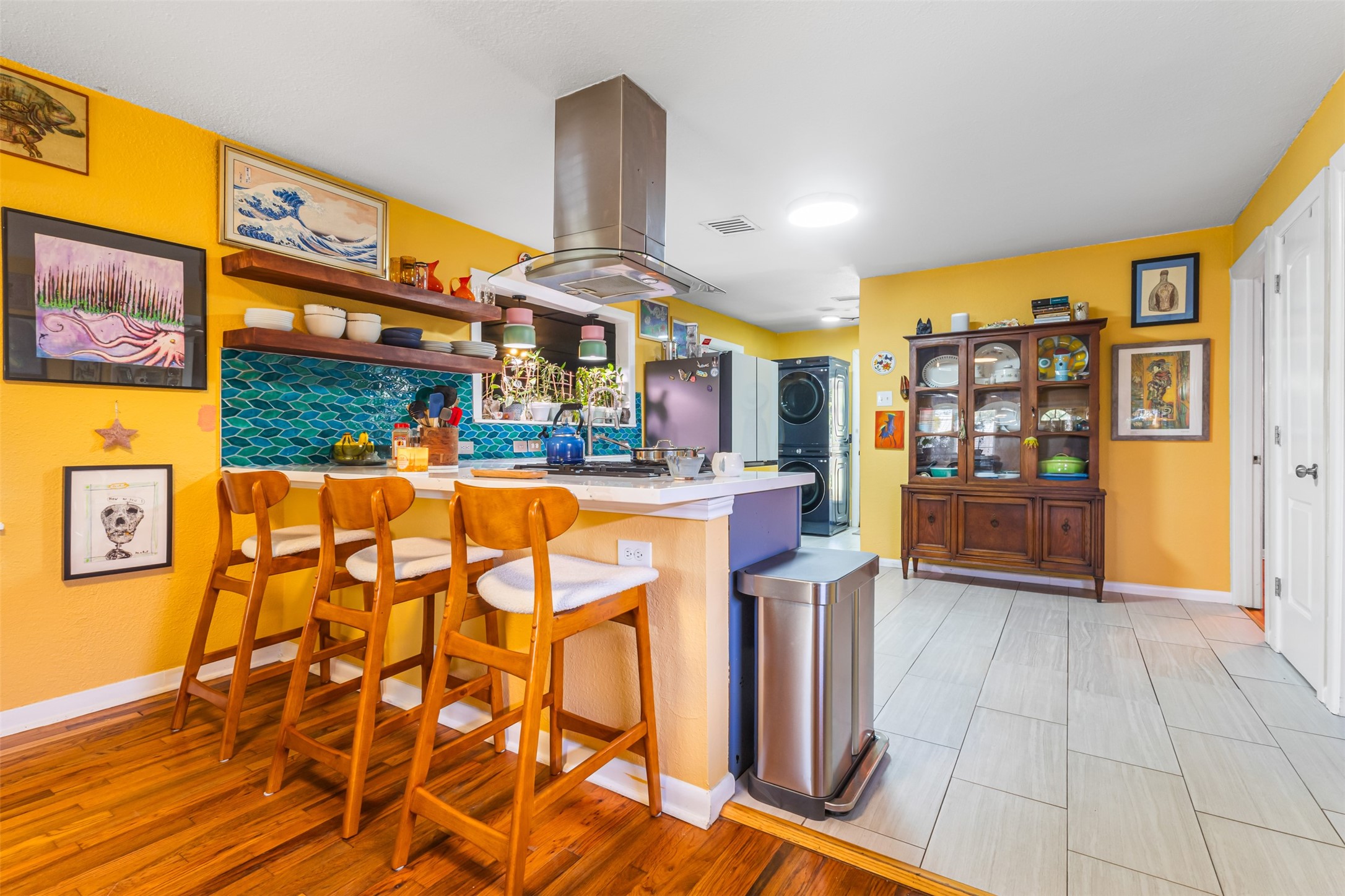 405 West 17th Street Georgetown, TX 78626 - Photo 6 of 21 a view of an entryway with table and chairs