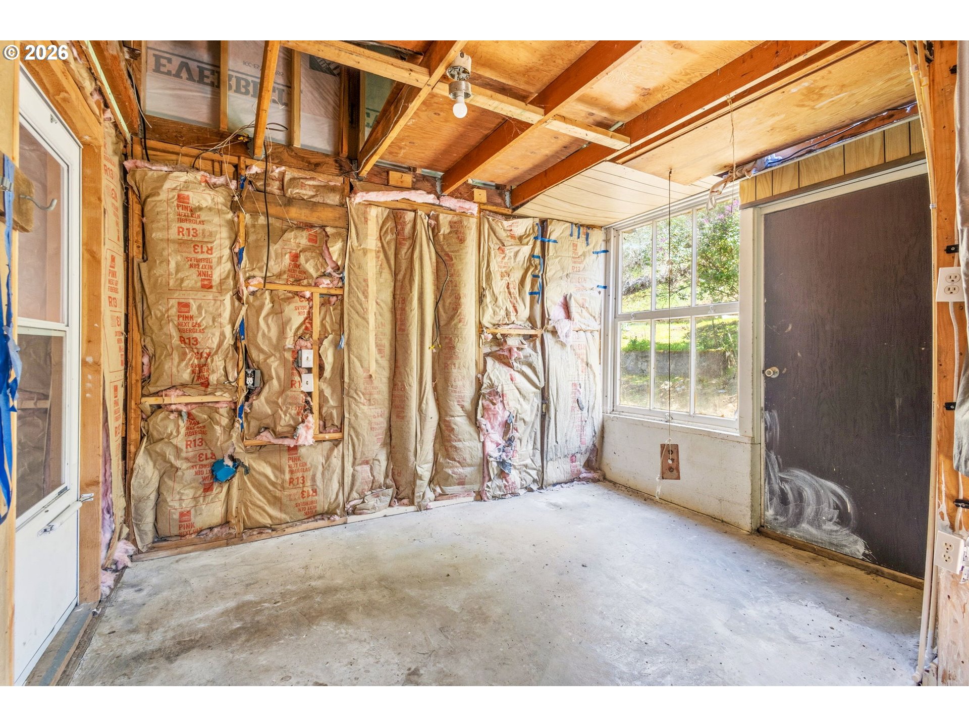 38775 Golden Valley Drive Lebanon, OR 97355 - Photo 11 of 36 a view of a livingroom with furniture and a window