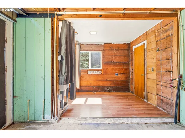 a view of a back yard of the house