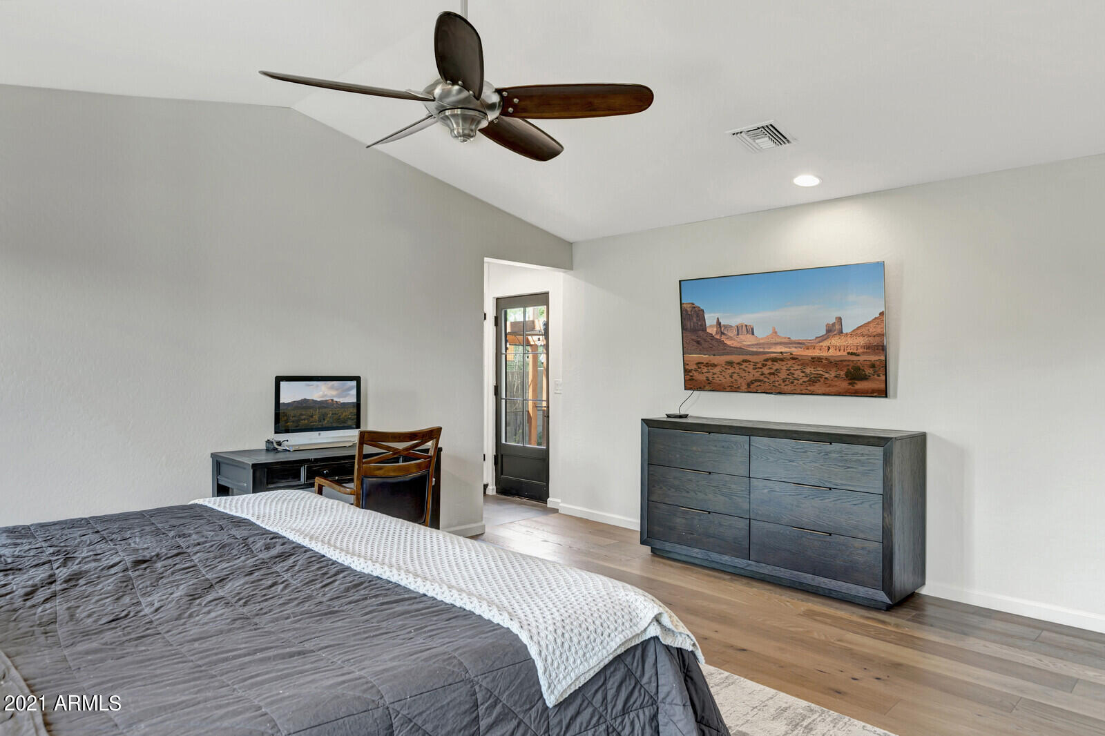 2316 North Mitchell Street Phoenix, AZ 85006 - Photo 19 of 37 19_2316_N_Mitchell_Street__19_mls