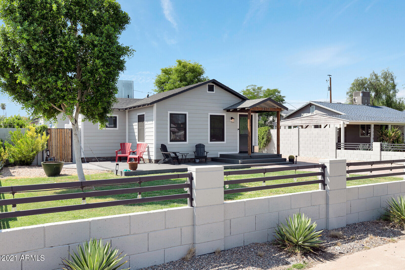 2316 North Mitchell Street Phoenix, AZ 85006 - Photo 4 of 37 04_2316_N_Mitchell_Street__04_mls