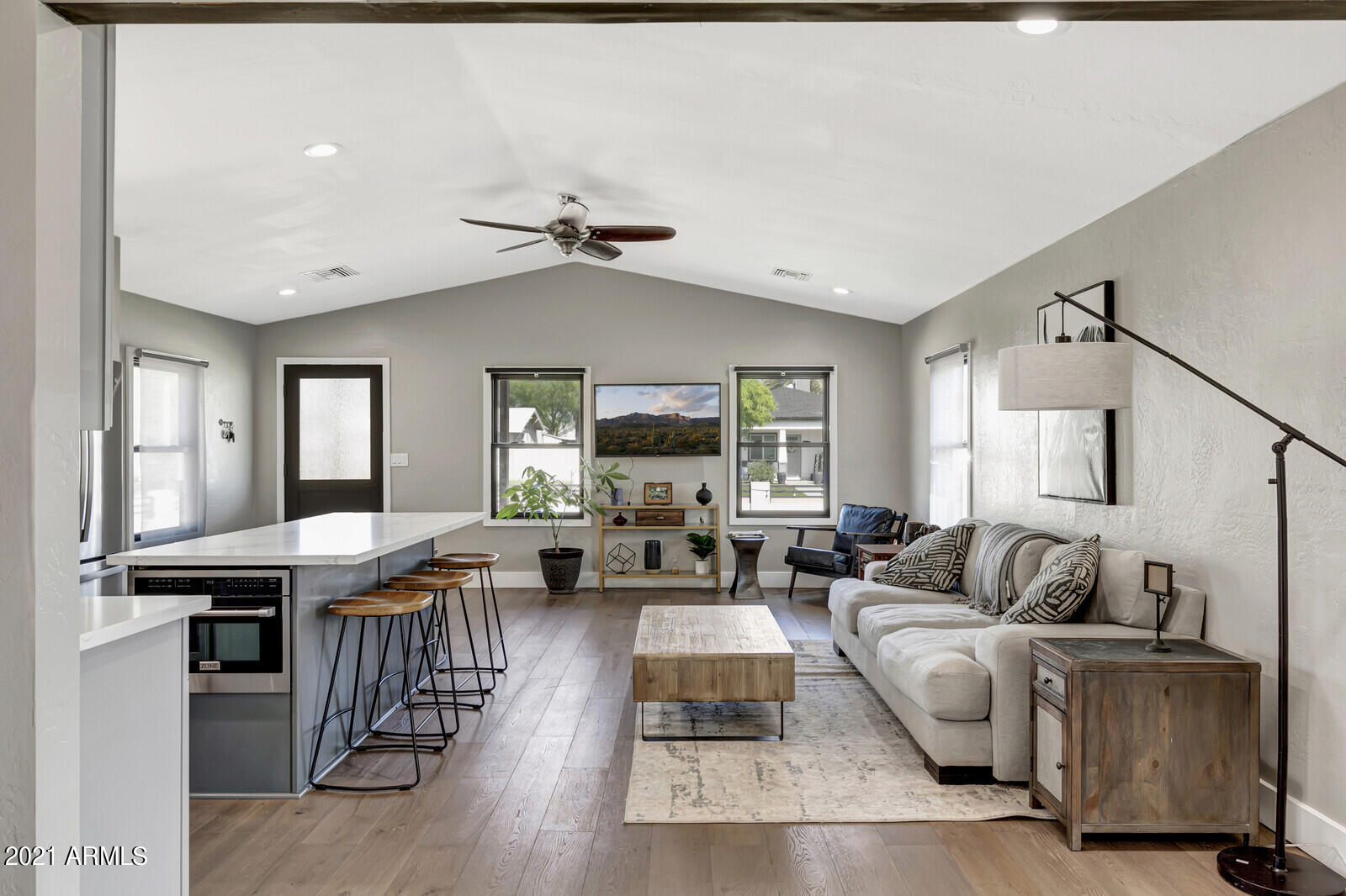 2316 North Mitchell Street Phoenix, AZ 85006 - Photo 8 of 37 08_2316_N_Mitchell_Street__08_mls