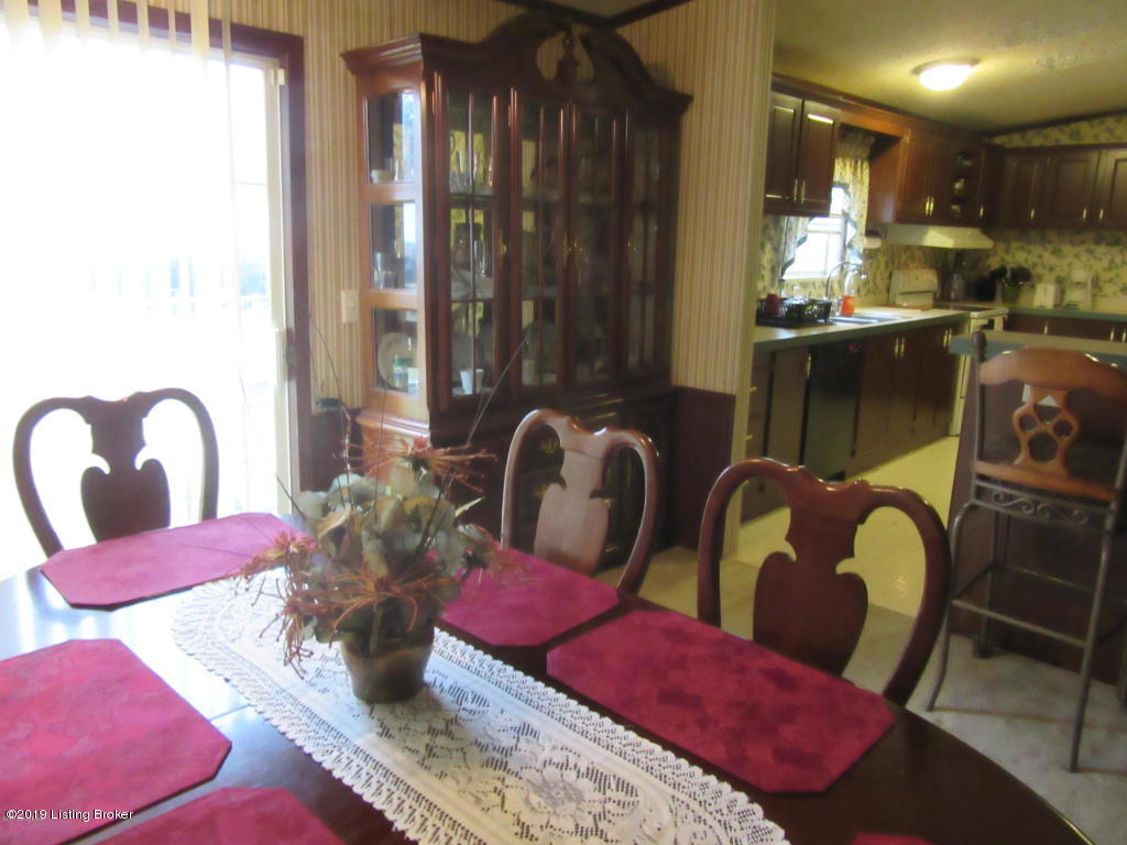 300 Pumpkin Road Shepherdsville, KY 40165 - Photo 5 of 10 20171221201816160105000000-o