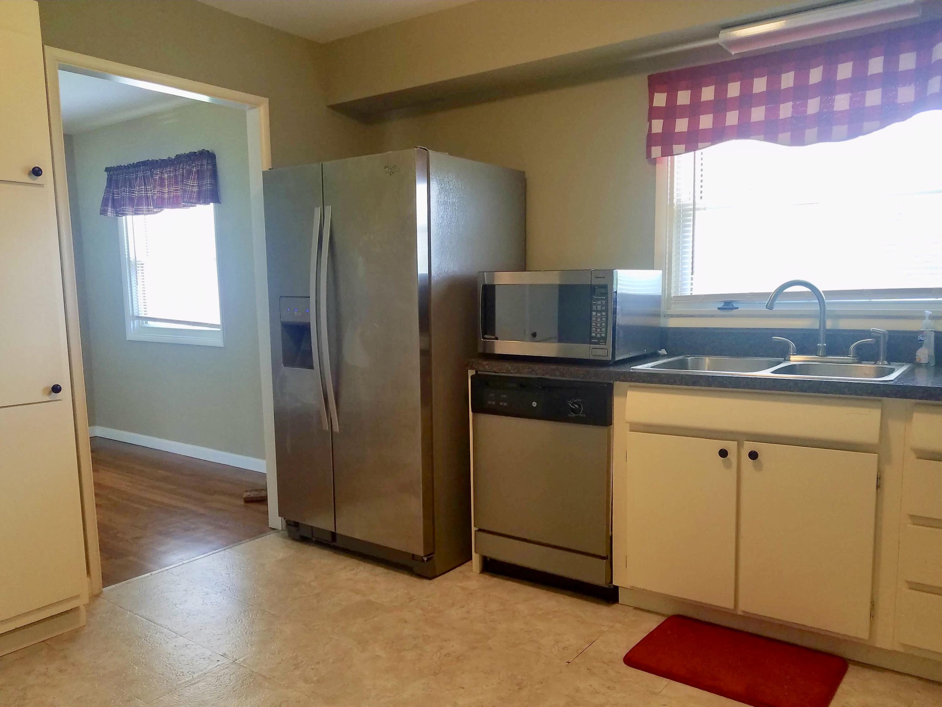 3204 Lafayette Road Knoxville, TN 37921 - Photo 2 of 13 766C57D1-6D7D-4DB1-AC97-26BA01538EB1