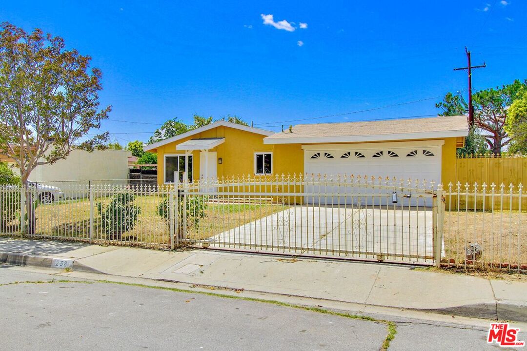 258 South Lamarr Street Rialto, CA 92376 - Photo 1 of 13