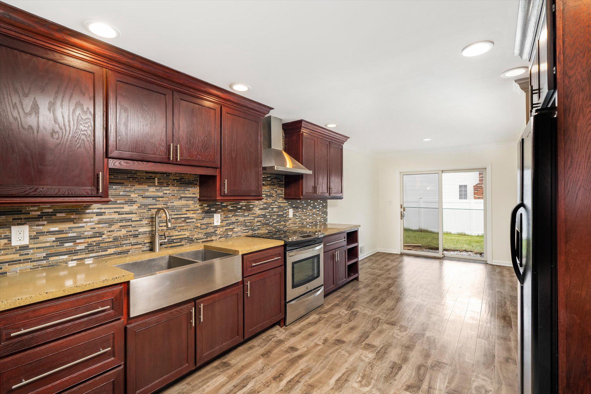 406 Flock Road Hamilton, NJ 08619 - Photo 12 of 40 Modern eat in kitchen