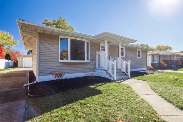 $429,000 | 8749 Monroe Avenue, Munster, IN 46321