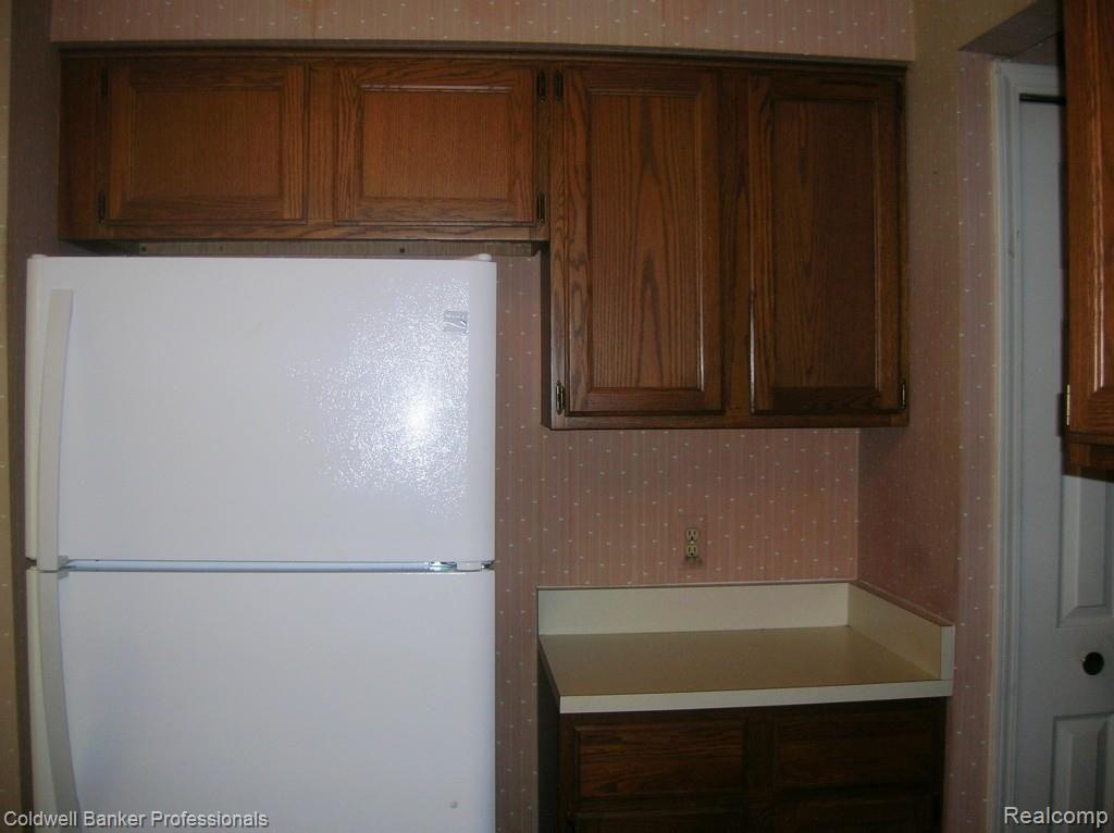 27880 Evergreen Road, Unit 19 Lathrup Village, MI 48076 - Photo 13 of 31