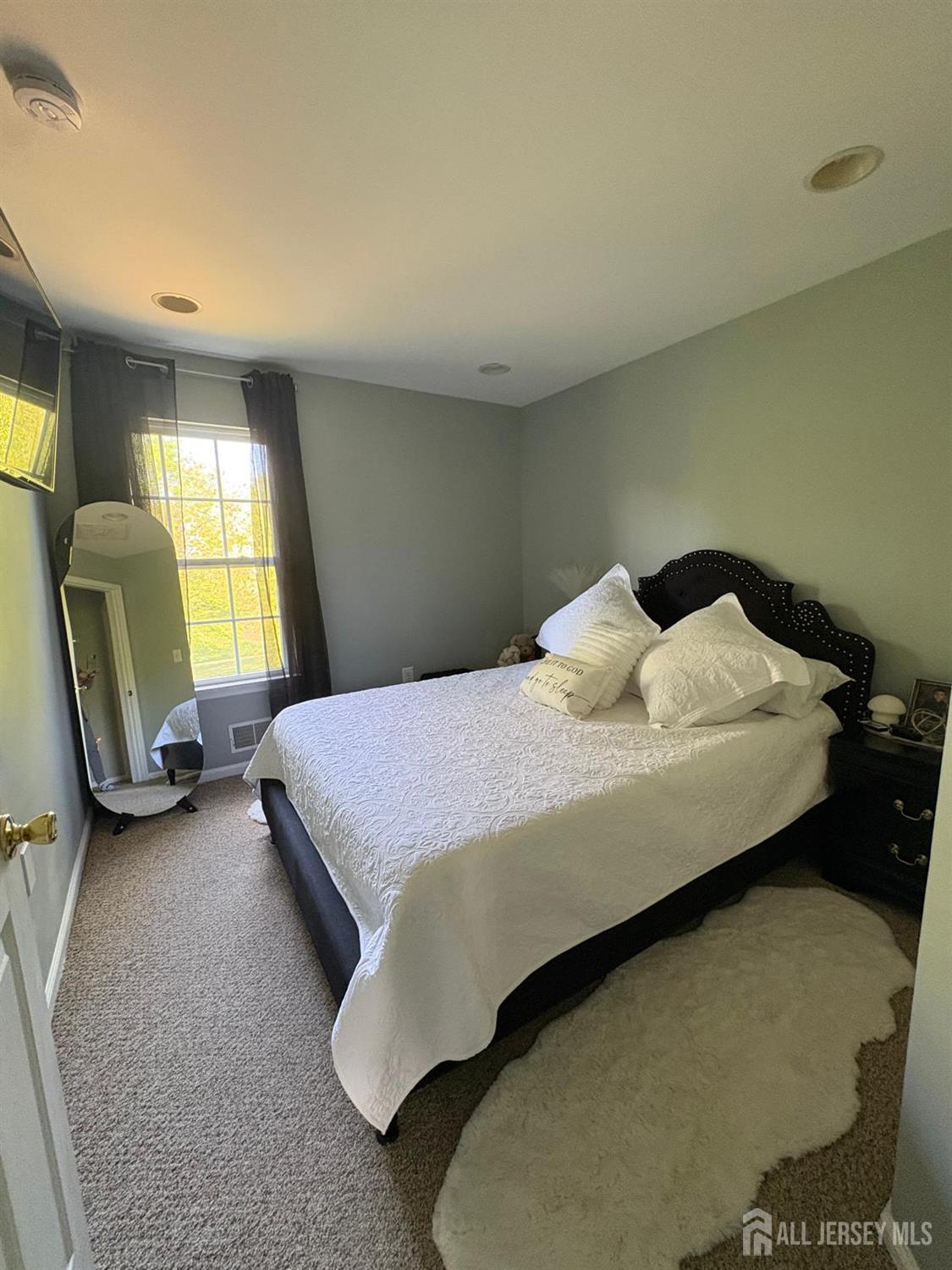 2210 Timber Ridge Court Sayreville, NJ 08859 - Photo 15 of 21