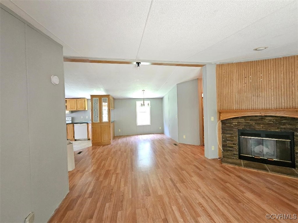 467 Oakland Road Farnham, VA 22460 - Photo 6 of 12 living room -
Dining Area