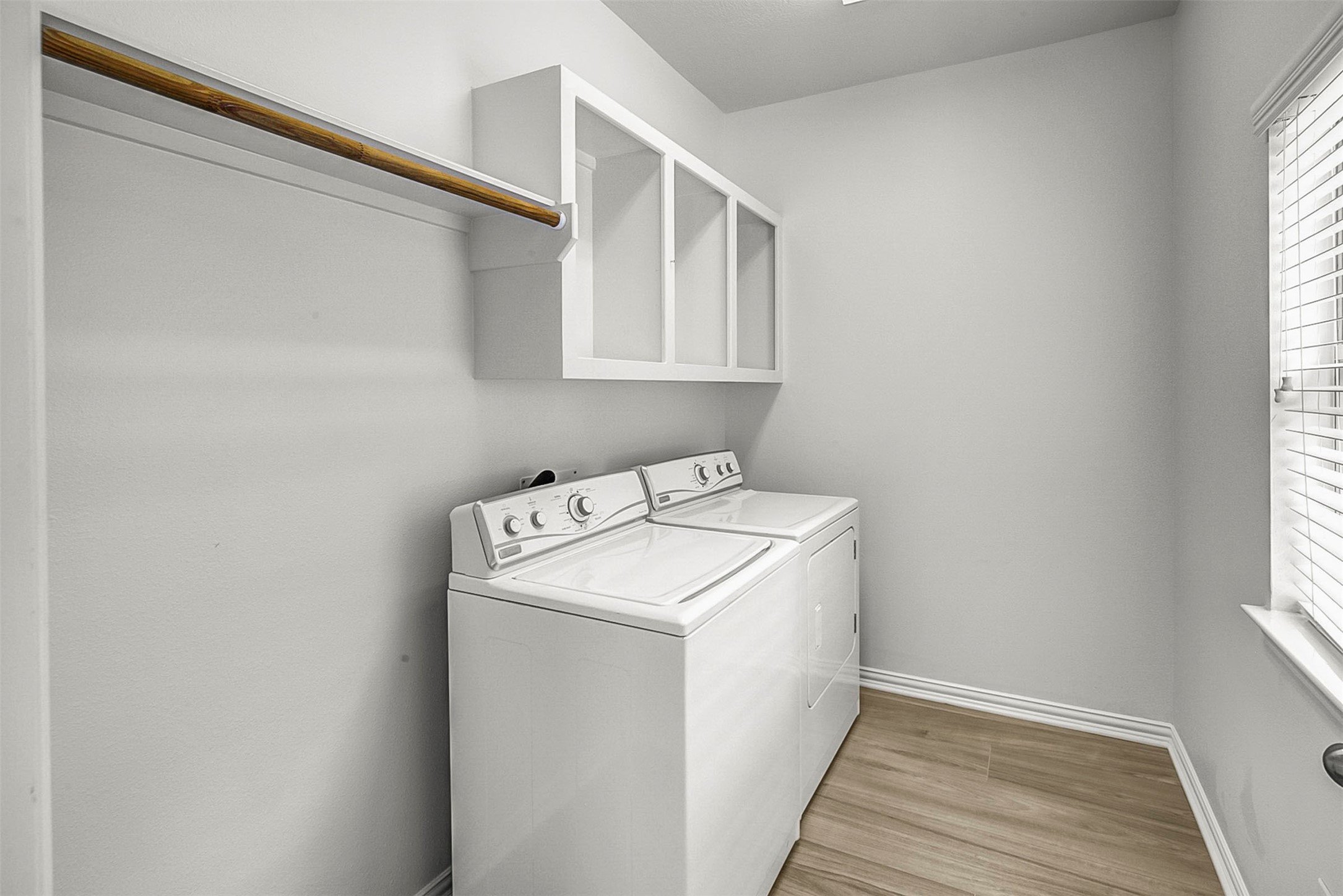 10 Chippewa Trail Spring, TX 77389 - Photo 40 of 46 Laundry Room