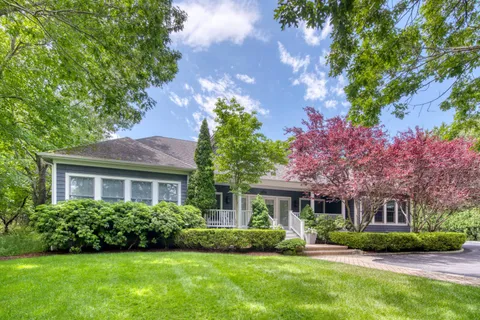 165 Tuckahoe Lane, Southampton, NY 11968
