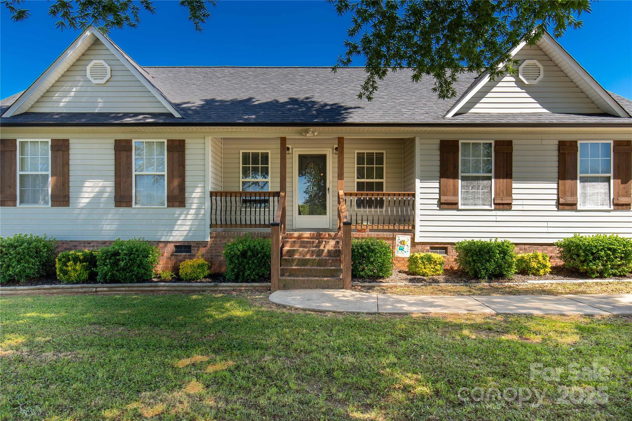 1560 Springlake Road York, SC 29745 - Photo 1 of 38