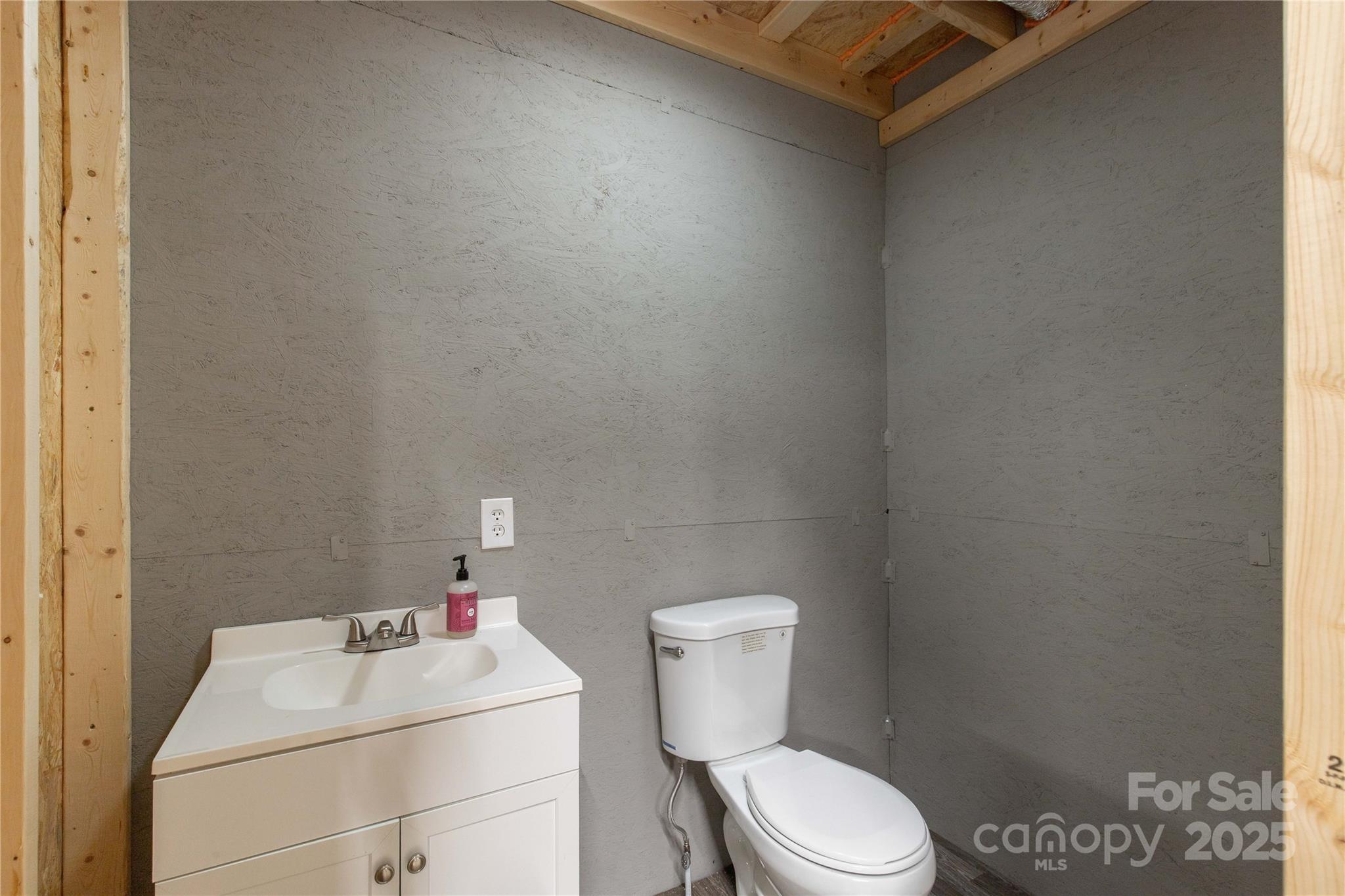1560 Springlake Road York, SC 29745 - Photo 11 of 38