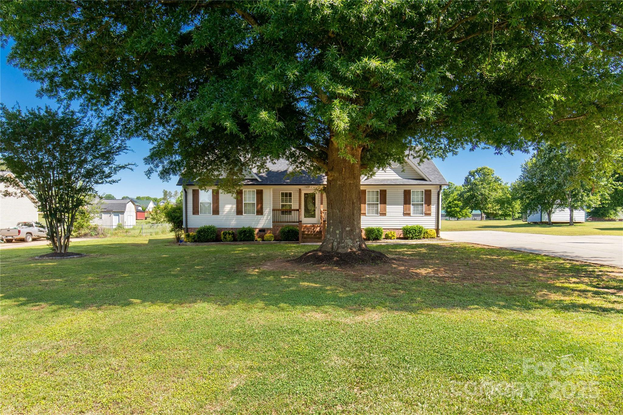1560 Springlake Road York, SC 29745 - Photo 3 of 38