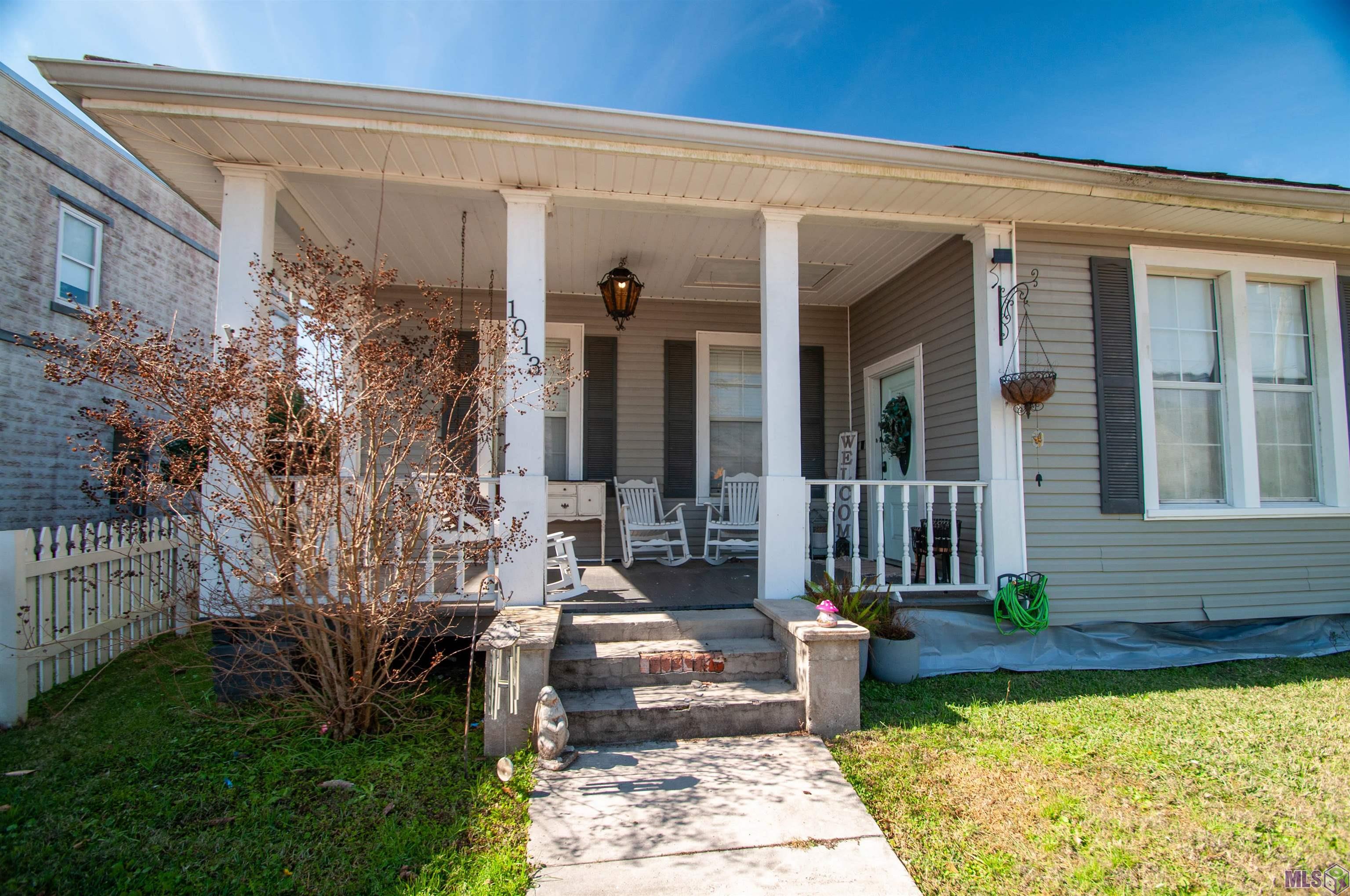 1013 Main Street Patterson, LA 70392 - Photo 1 of 30 Front View