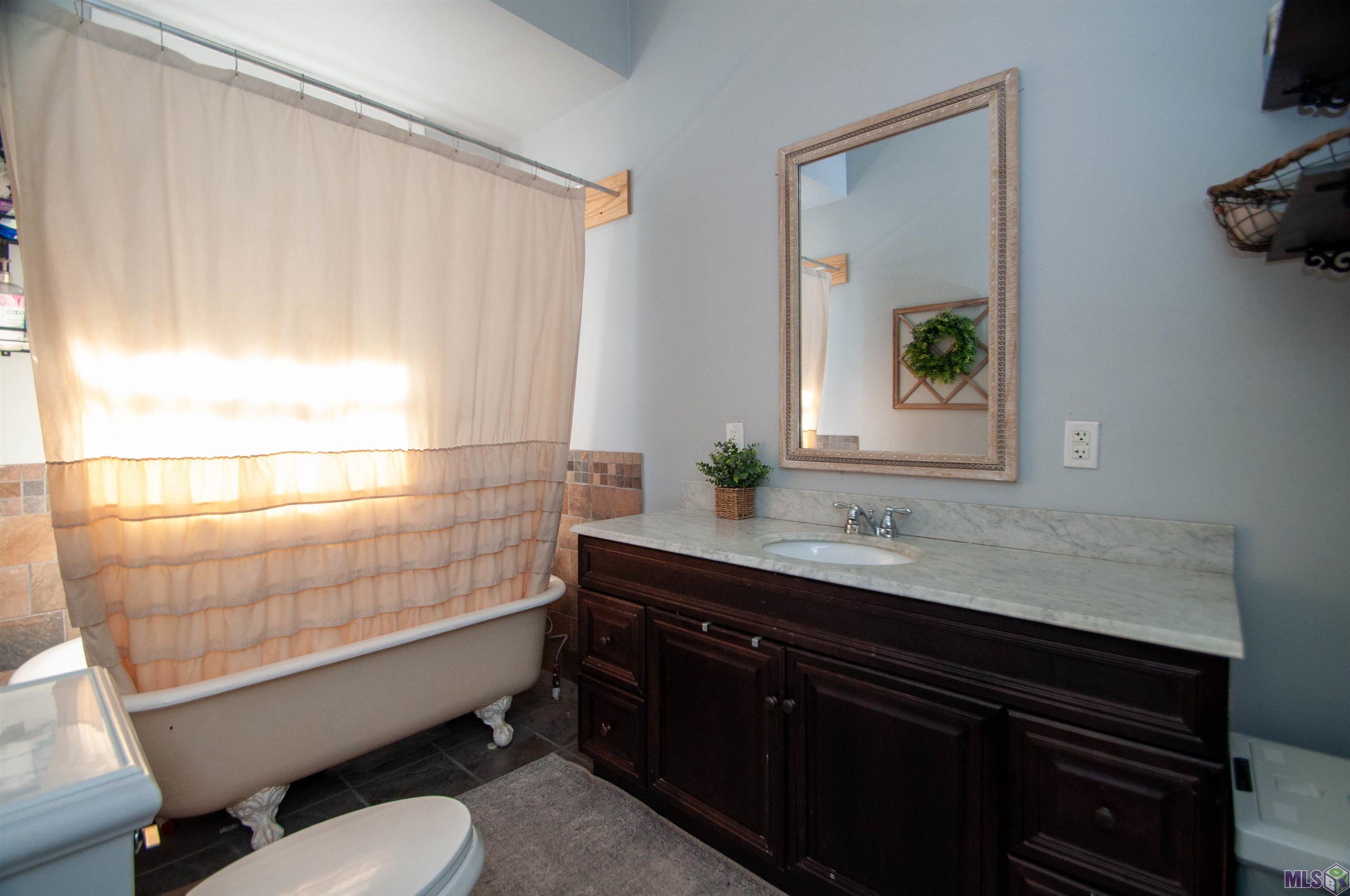 1013 Main Street Patterson, LA 70392 - Photo 15 of 30 Primary Bathroom