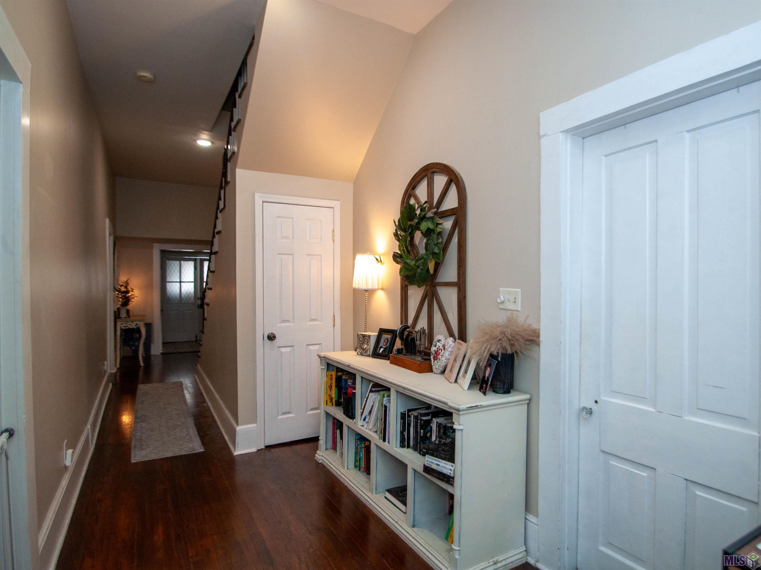 1013 Main Street Patterson, LA 70392 - Photo 16 of 30 Hallway