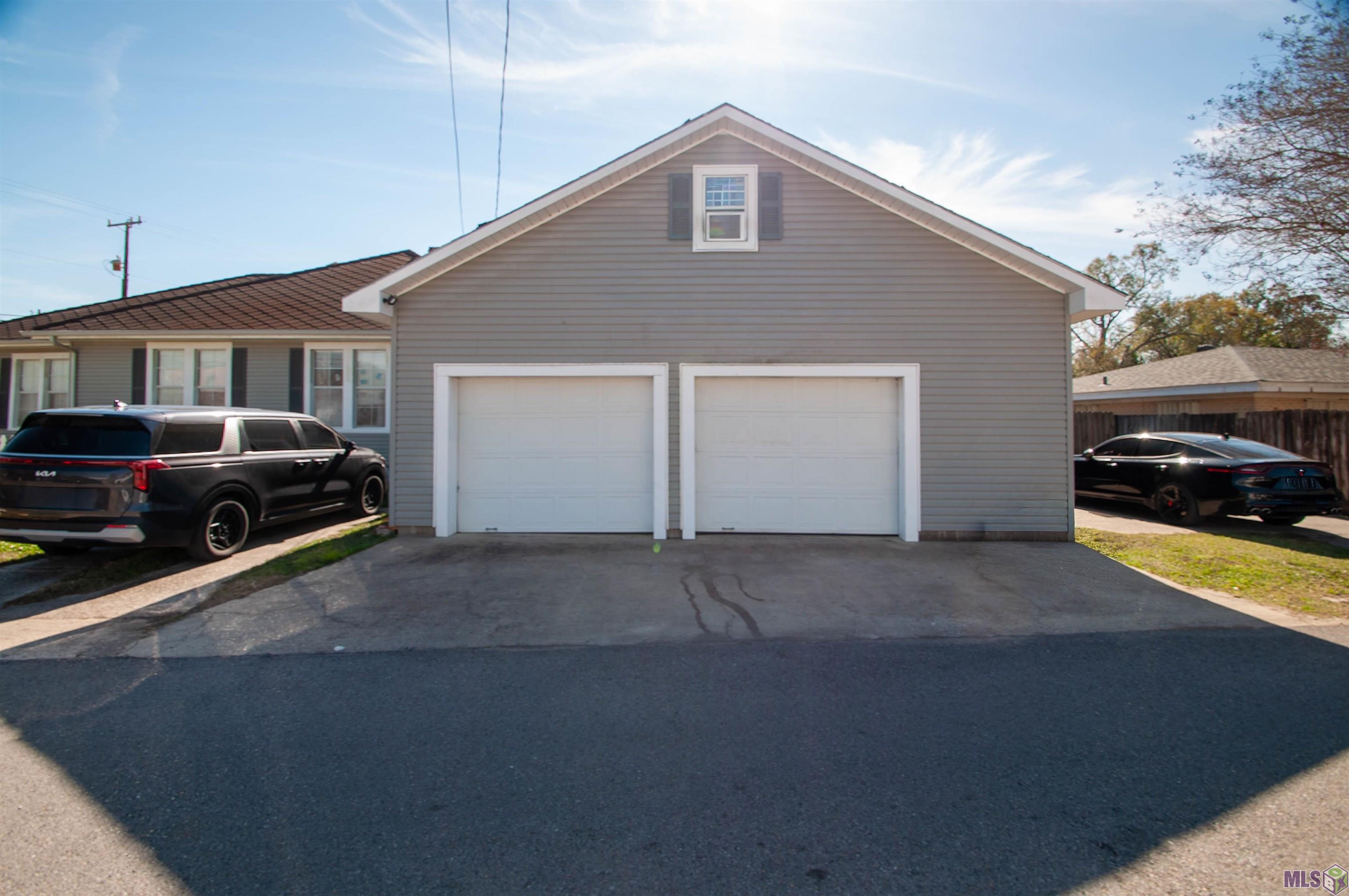 1013 Main Street Patterson, LA 70392 - Photo 27 of 30 Garage
