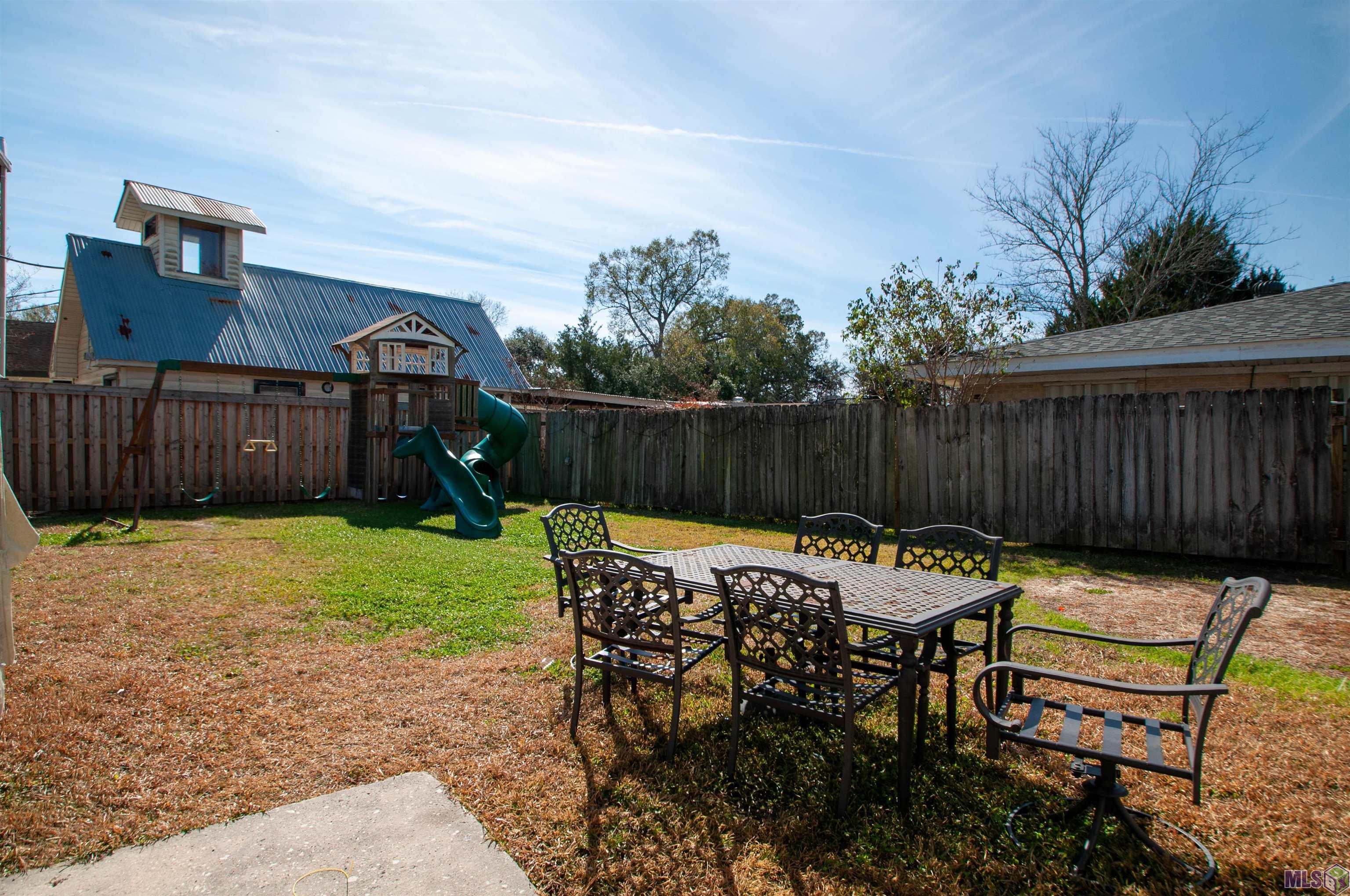 1013 Main Street Patterson, LA 70392 - Photo 30 of 30 Backyard