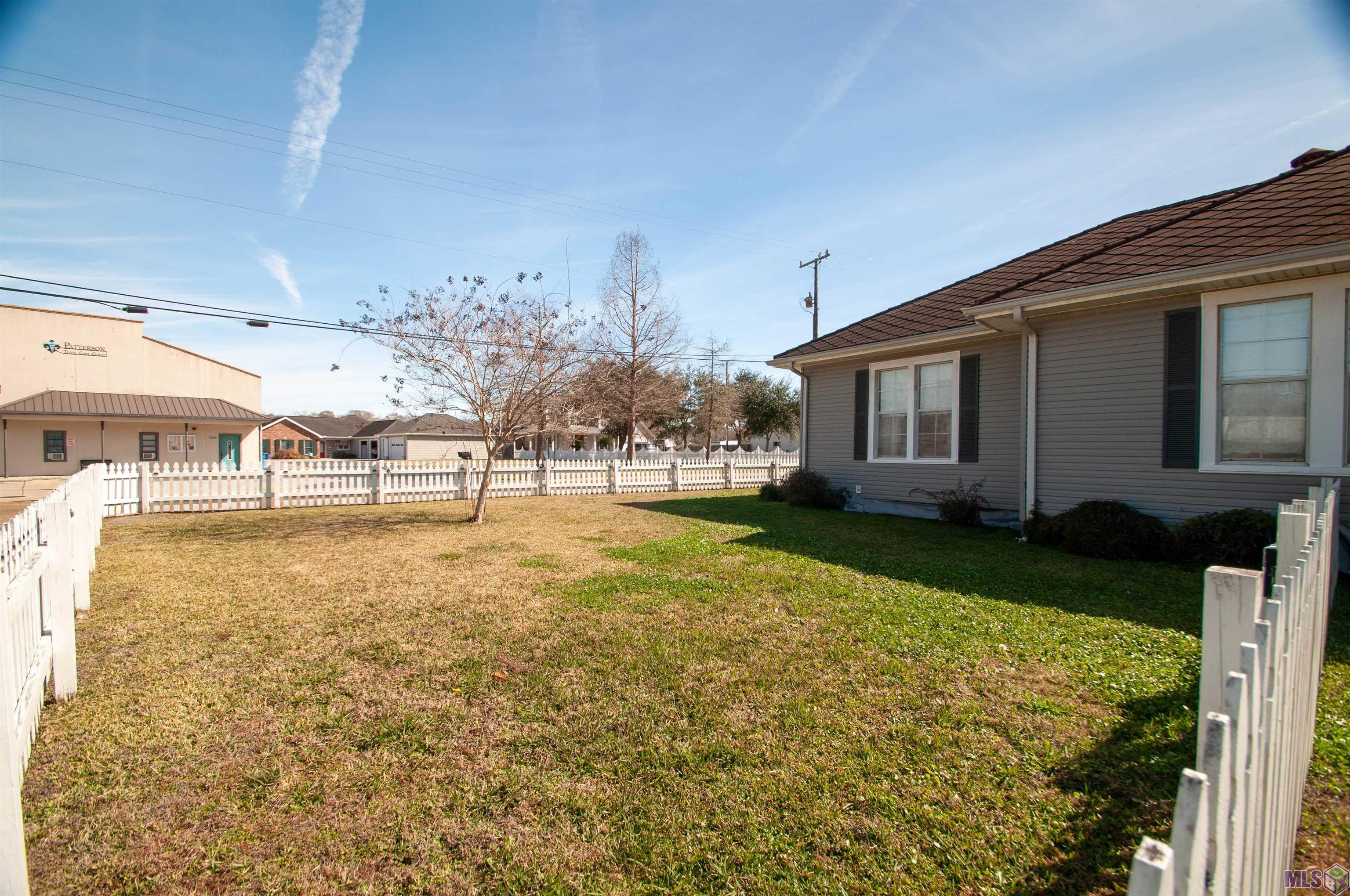 1013 Main Street Patterson, LA 70392 - Photo 4 of 30 Large Corner Lot