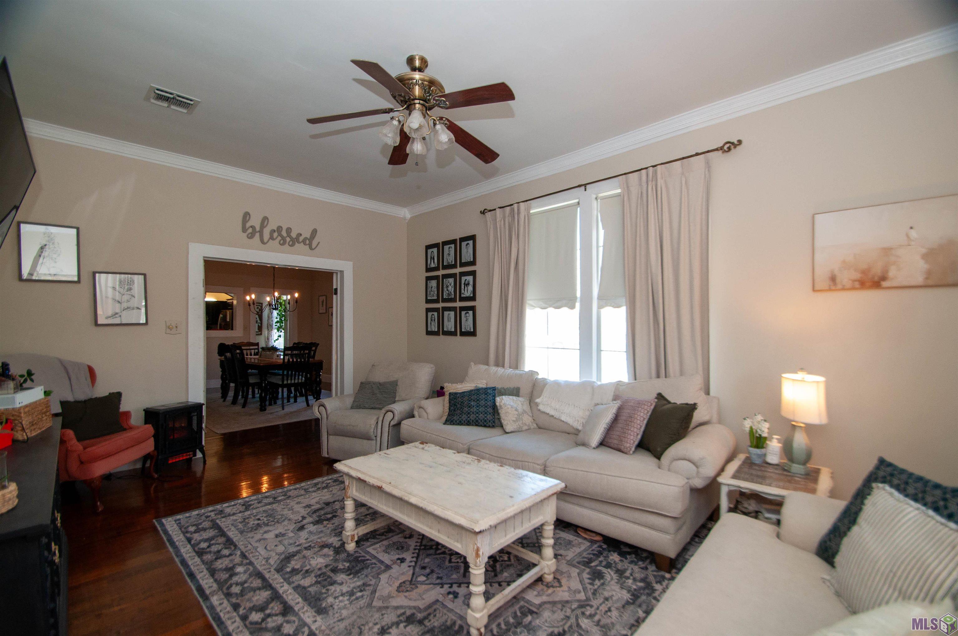 1013 Main Street Patterson, LA 70392 - Photo 6 of 30 Living Room