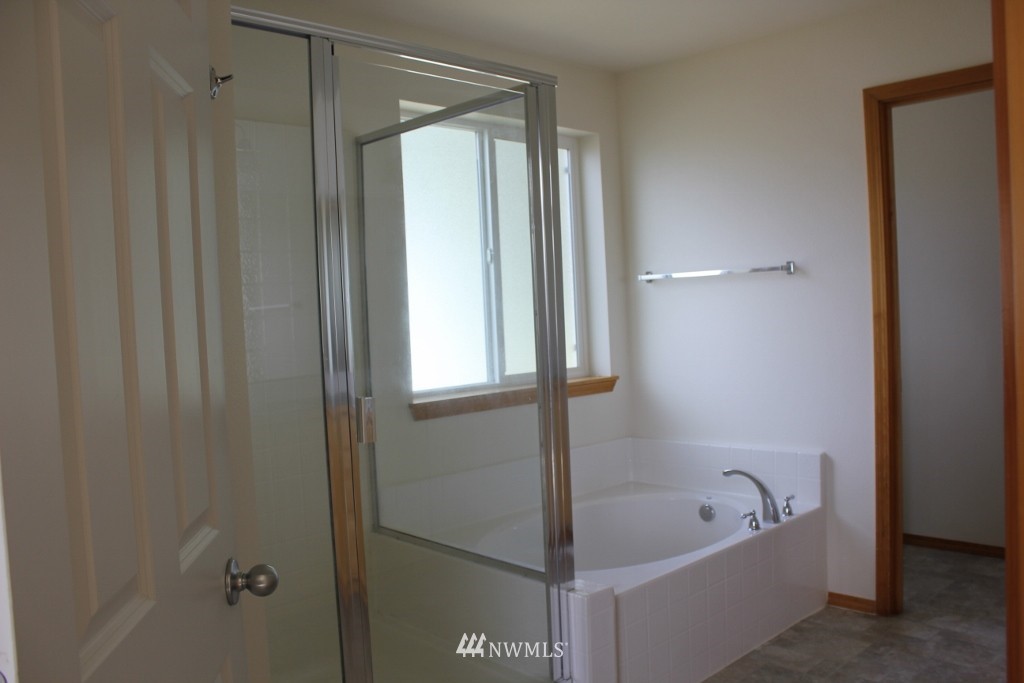 6206 Northeast 7th Court Renton, WA 98059 - Photo 7 of 12