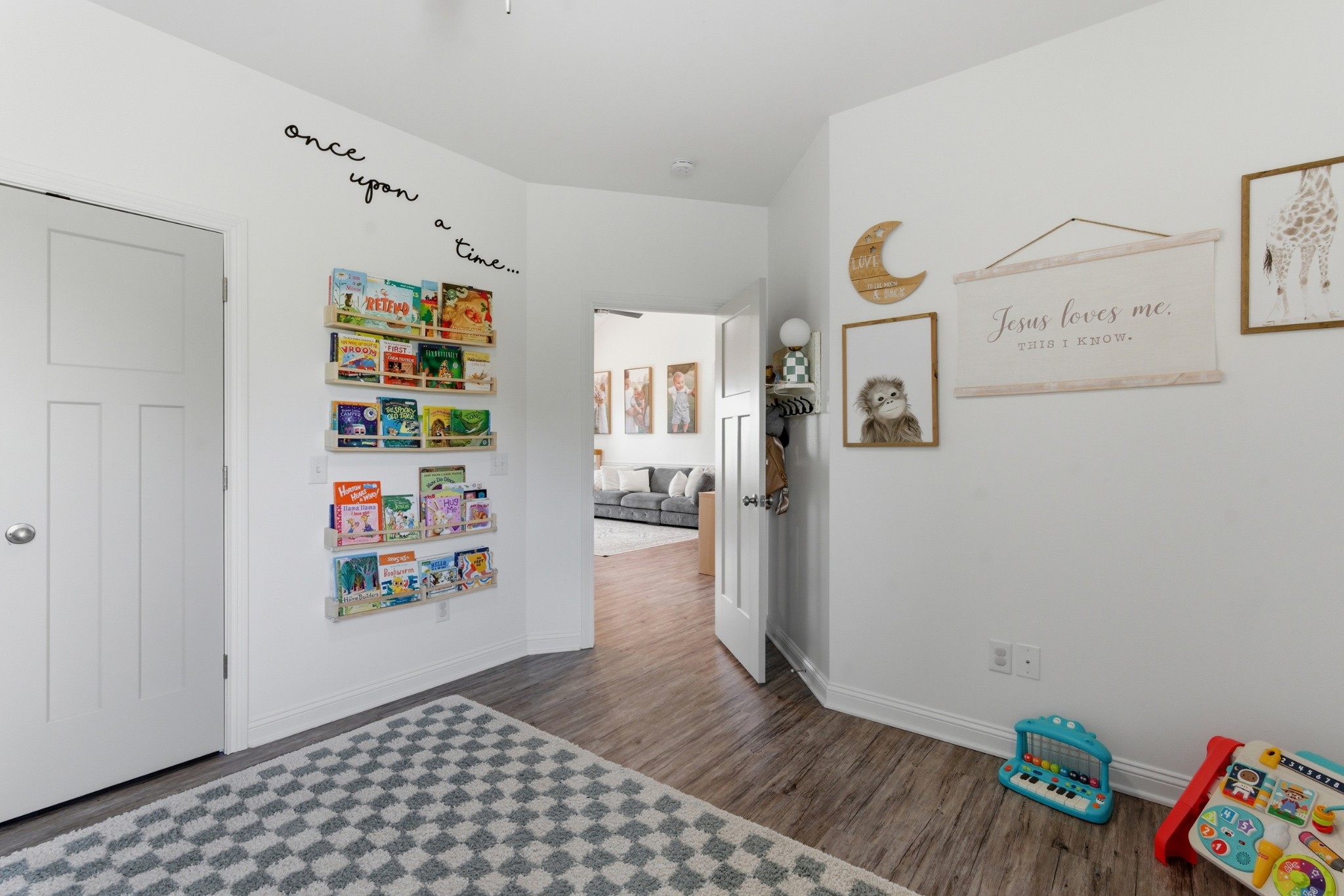 1502 Rock Bridge Road Bethpage, TN 37022 - Photo 16 of 40 a view of an entryway with wooden floor