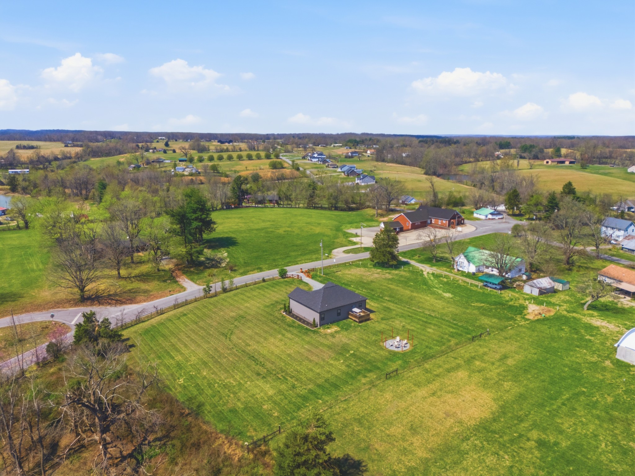 1502 Rock Bridge Road Bethpage, TN 37022 - Photo 38 of 40 a view of a city