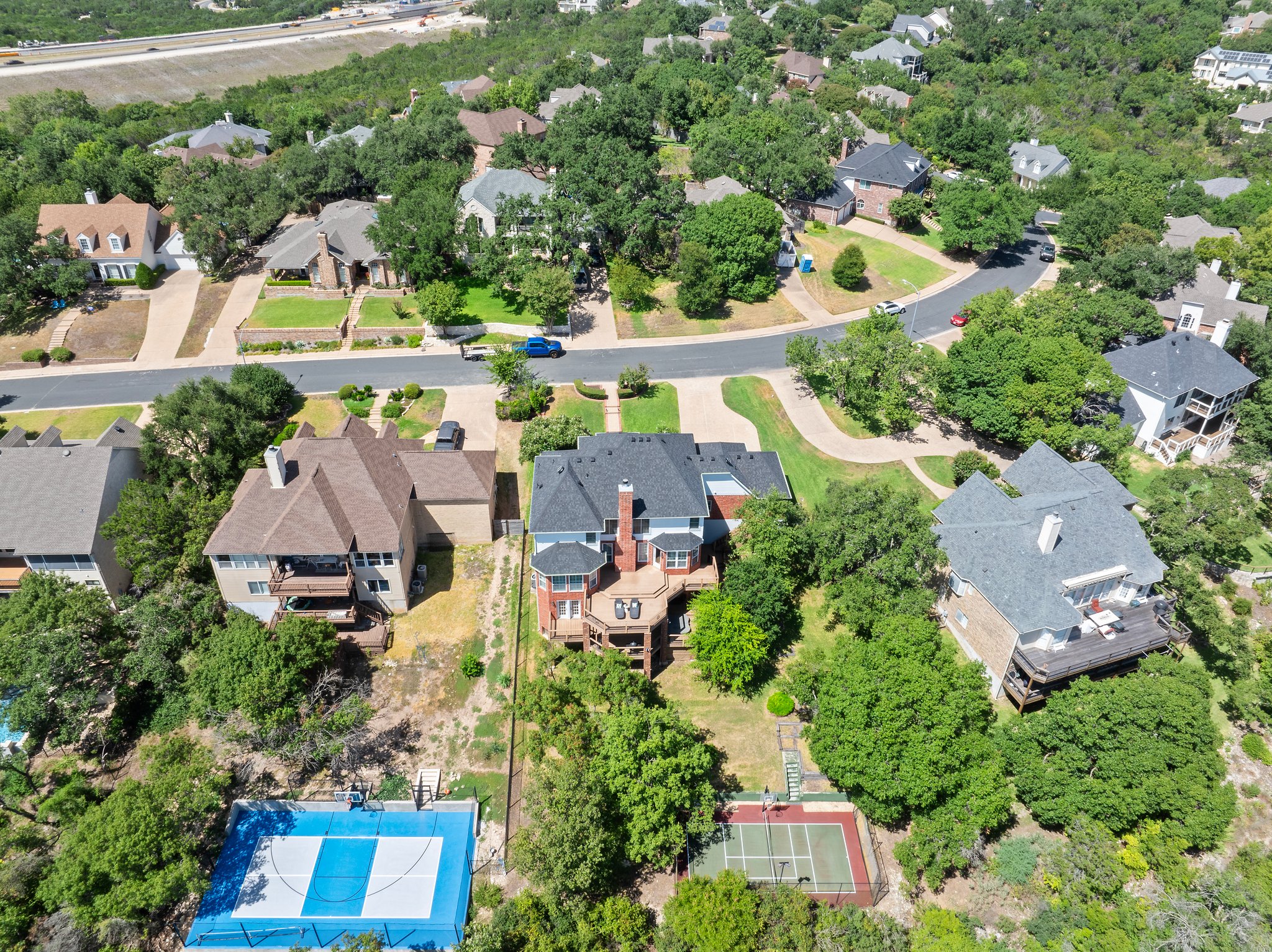 2807 Round Table Road Austin, TX 78746 - Photo 37 of 40