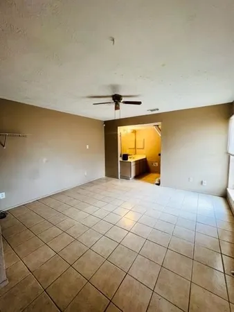 $850 | 19502 Woodglen Drive, Katy, TX 77449
