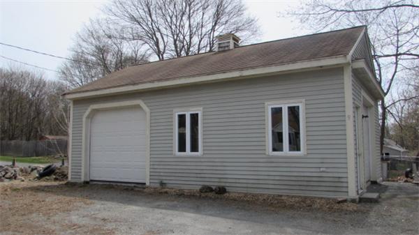 9-10 Lessard Terrace Rowley, MA 01969 - Photo 3 of 16 Gallery Image 3