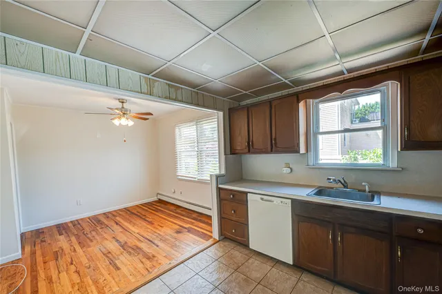 $639,000 | 926 9th Street, West Babylon, NY 11704