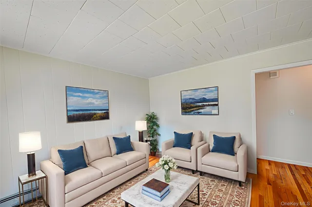 $639,000 | 926 9th Street, West Babylon, NY 11704