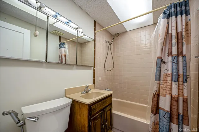 $639,000 | 926 9th Street, West Babylon, NY 11704