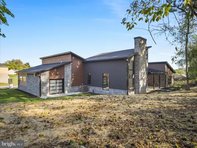 $895,000 | 1868 Carrera Drive, Chambersburg, PA 17202